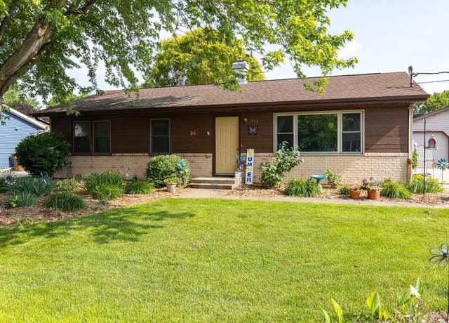 Property at 946 W Marquette St, Menasha, WI 54952, 3 beds, 2 baths