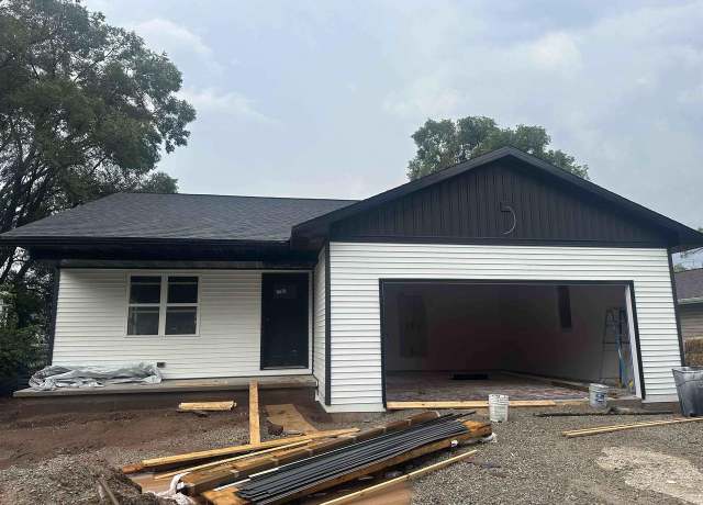 Property at 1267 Weise St, Green Bay, WI 54302, 3 beds, 2 baths