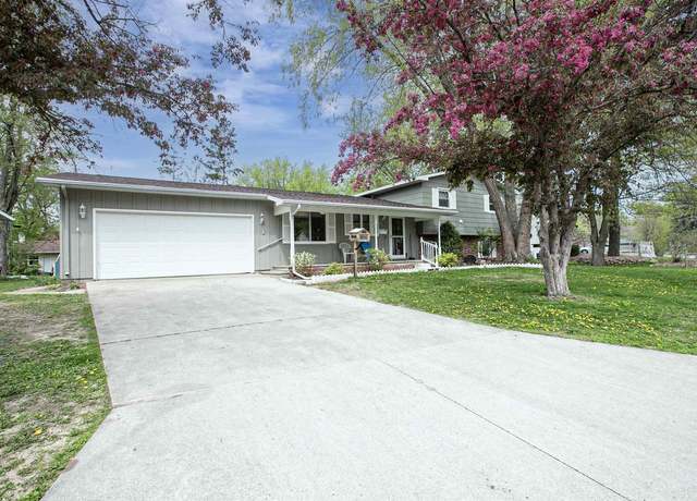 Property at 422 Humphrey Cir, Shawano, WI 54166, 4 beds, 1.5 baths