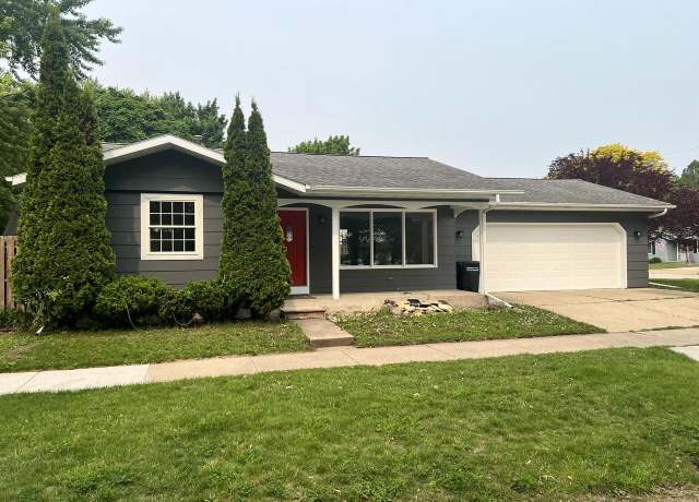 Property at 815 Bauman St, Oshkosh, WI 54902, 2 beds, 1 bath