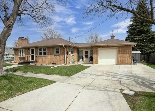 Property at 2218 N Rankin St, Appleton, WI 54911, 2 beds, 1 bath