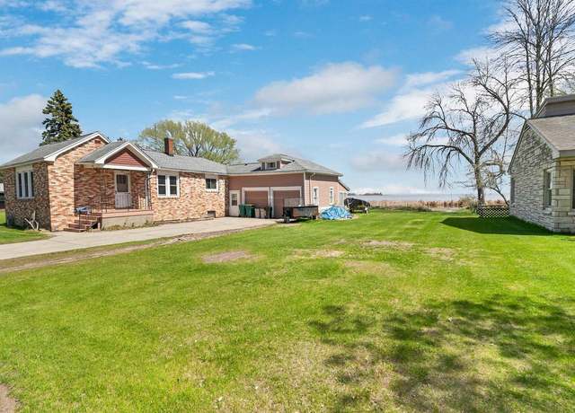 Property at 103 W Bay Shore St, Marinette, WI 54143, 2 beds, 1 bath