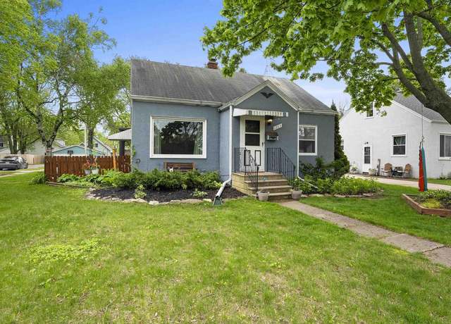 Property at 1203 14th Ave, Green Bay, WI 54030, 3 beds, 2 baths