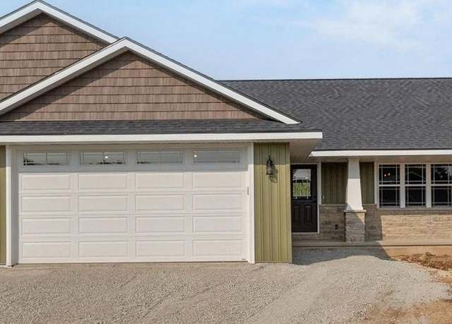 Property at 218 Abby Ln, Francis Creek, WI 54214, 3 beds, 2.5 baths