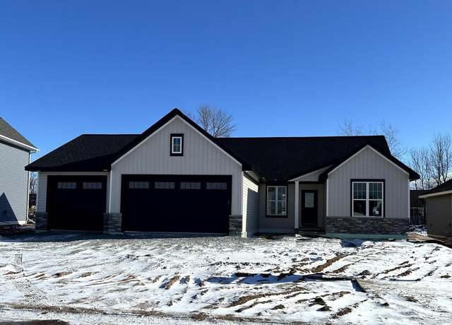 Property at 1444 Crossroads Dr, De Pere, WI 54115, 3 beds, 2 baths