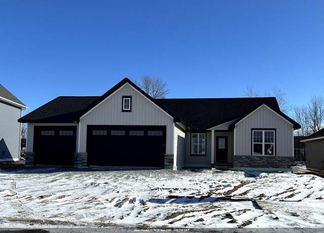 Property at 1444 Crossroads Dr, De Pere, WI 54115, 3 beds, 2 baths