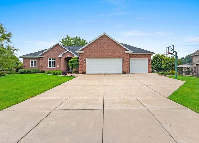Property at 3234 W Twin Pines Ct, Green Bay, WI 54311, 4 beds, 3.5 baths
