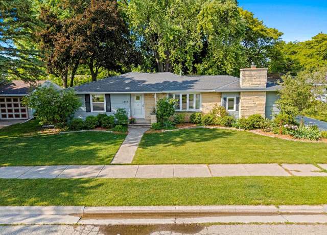 Property at 1655 Cypress Ln, Green Bay, WI 54302, 3 beds, 1.5 baths