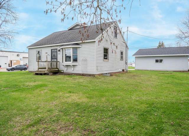 Property at 1401 N Rynders St, Appleton, WI 54914, 3 beds, 2 baths