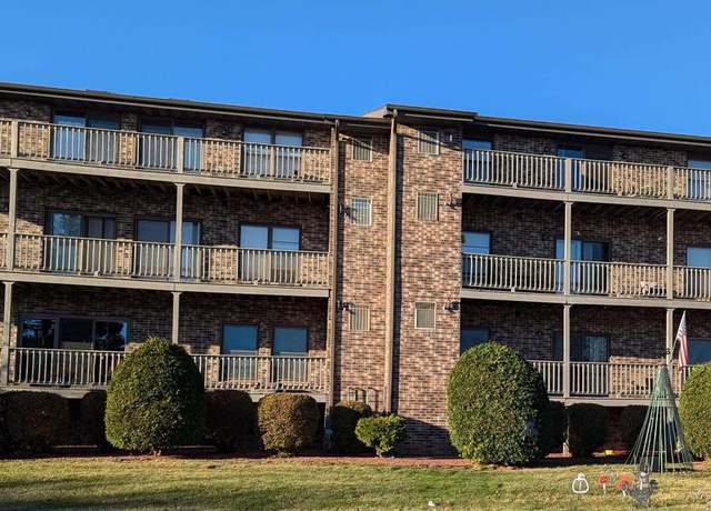Property at 300 W St Joseph St #32, Green Bay, WI 54301, 2 beds, 1.5 baths