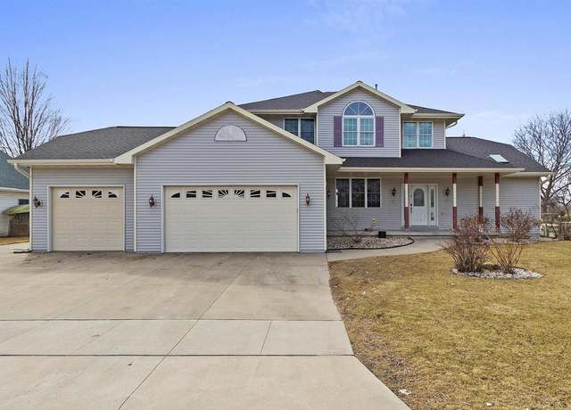 Property at 2155 Cottonwood Dr, Menasha, WI 54952, 4 beds, 2.5 baths