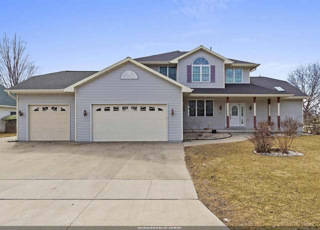 Property at 2155 Cottonwood Dr, Menasha, WI 54952, 4 beds, 2.5 baths