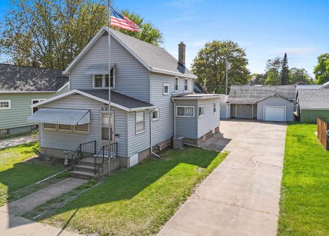 Property at 607 S Franklin St, Shawano, WI 54166, 4 beds, 1 bath