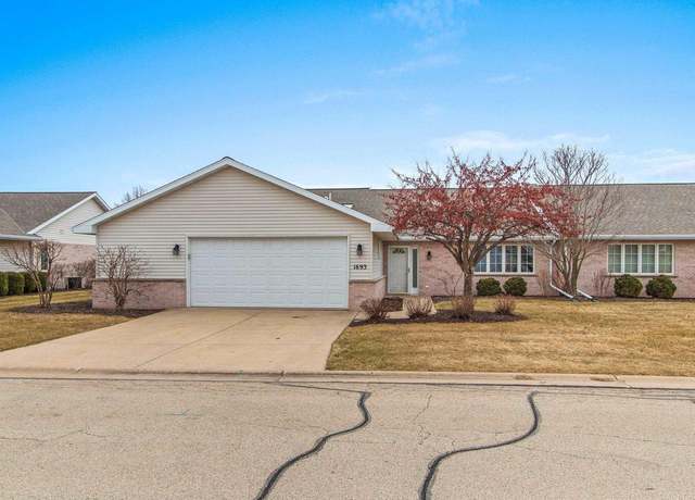 Property at 1693 Twin Lakes Cir, Green Bay, WI 54311, 2 beds, 2 baths