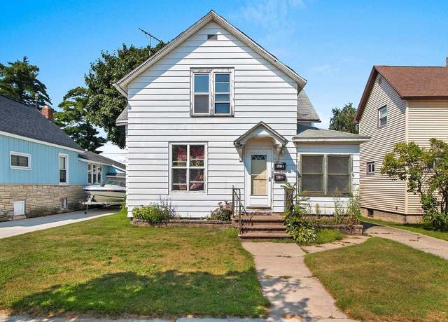 Property at 622 Main St, Marinette, WI 54143, 4 beds, 2 baths