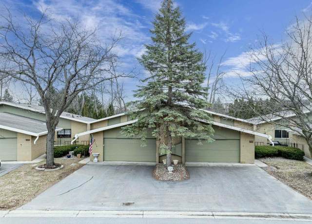 Property at 1238 W Nicolet Cercle, Appleton, WI 54914, 3 beds, 2 baths