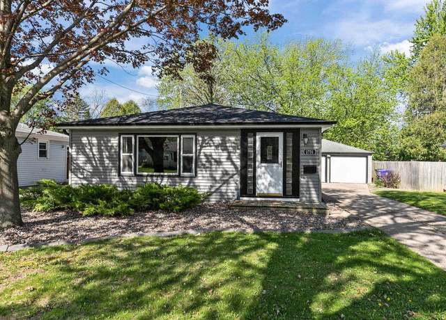 Property at 1731 S Walden Ave, Appleton, WI 54915, 3 beds, 1 bath