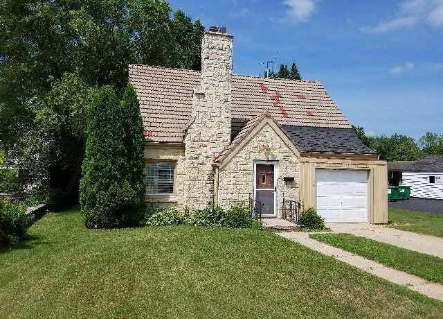 Property at 825 E Green Bay St, Shawano, WI 54166, 3 beds, 1 bath