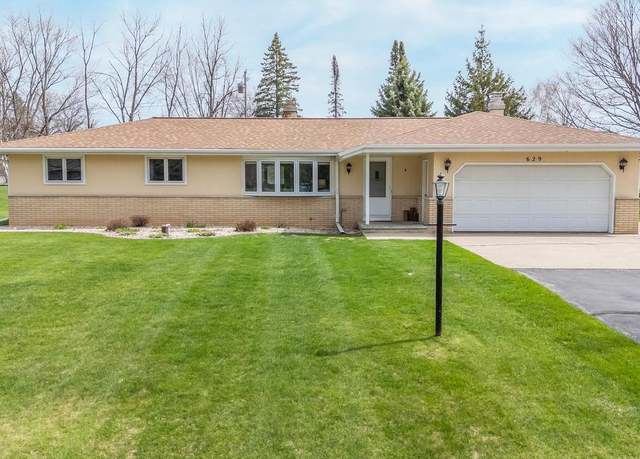 Property at 629 Harvard Dr, Neenah, WI 54956, 3 beds, 2.5 baths
