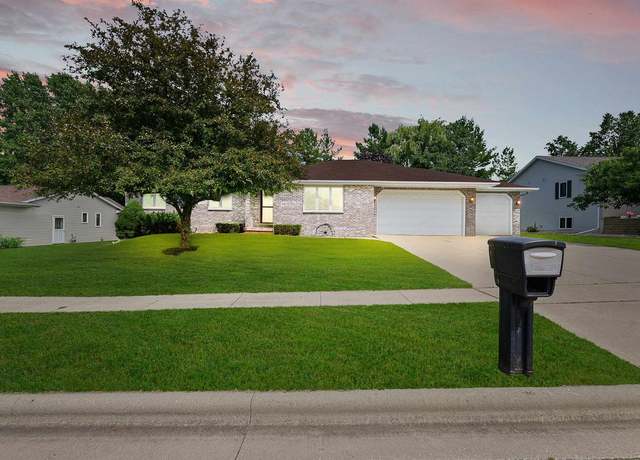 Property at 353 Oakview Cir, Oakfield, WI 53065, 3 beds, 2 baths