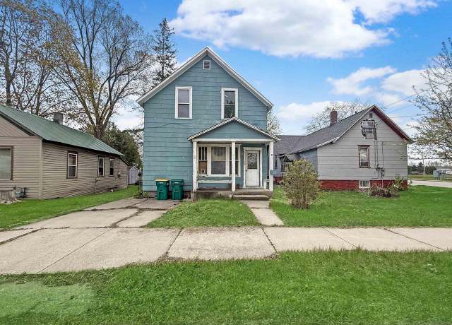 Property at 104 Lake St, Marinette, WI 54143, 4 beds, 1.5 baths