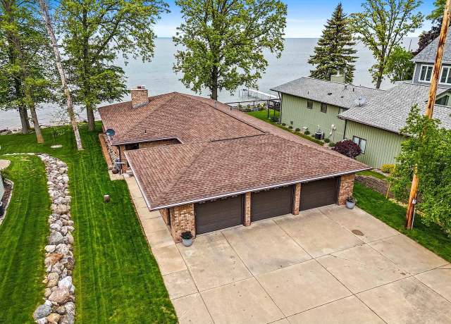 Property at 5015 Edgewater Beach Rd, Green Bay, WI 54311, 3 beds, 2 baths