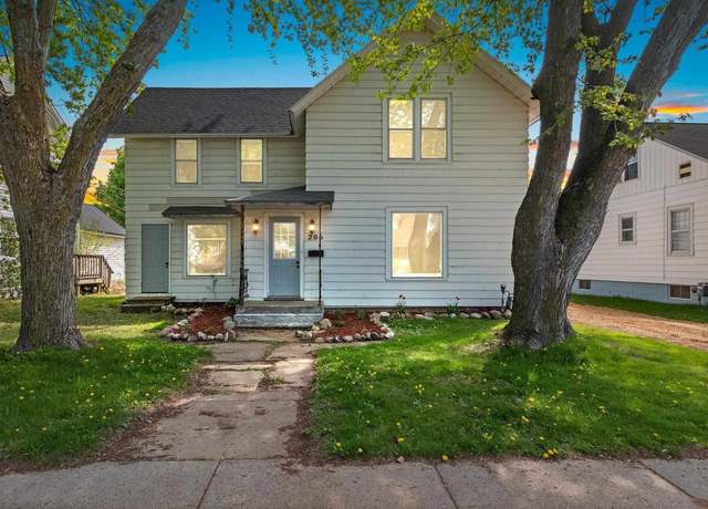 Property at 206 S Lincoln St, Shawano, WI 54166, 4 beds, 2 baths