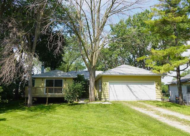 Property at N8067 Lakeshore Dr, Fond Du Lac, WI 54937, 3 beds, 2 baths