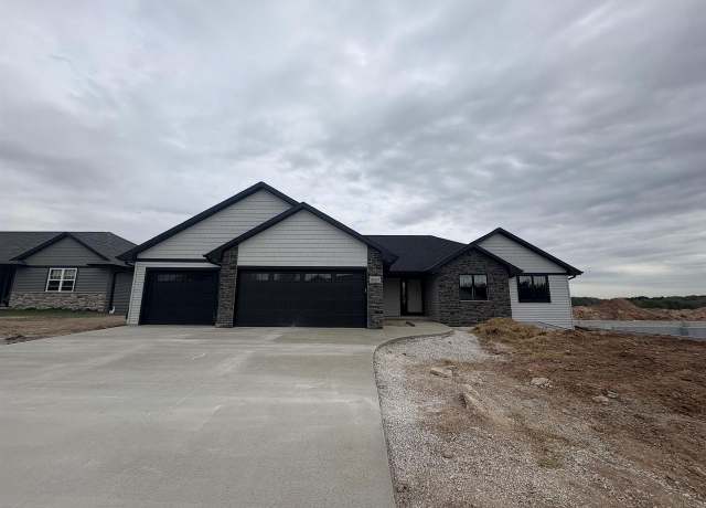 Property at 4060 Antwerp Ave, Green Bay, WI 54313, 4 beds, 2.5 baths