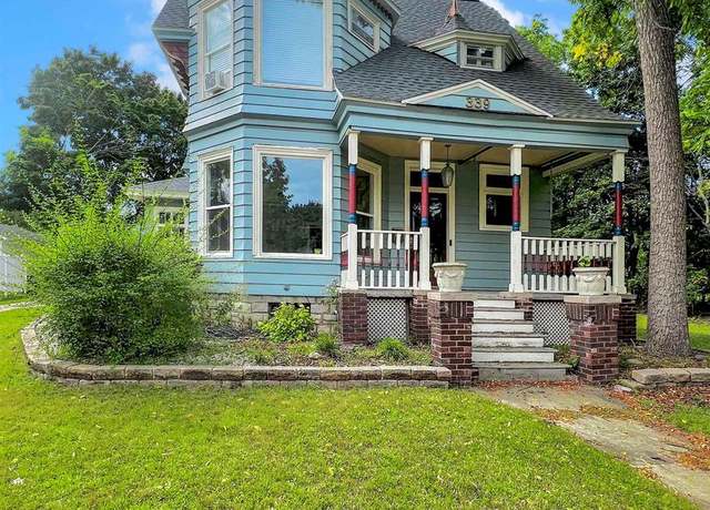 Property at 339 State St, Marinette, WI 54143, 3 beds, 2.5 baths