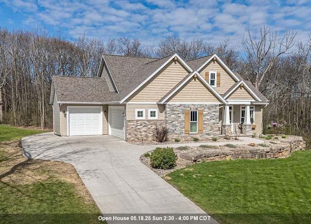 Property at 1821 Cottontail Dr, Oshkosh, WI 54904, 4 beds, 2.5 baths