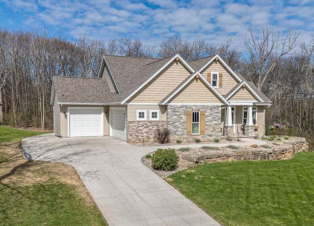 Property at 1821 Cottontail Dr, Oshkosh, WI 54904, 4 beds, 2.5 baths