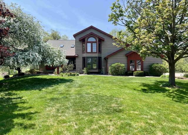 Property at 86 Ledgebrook Dr, Fond Du Lac, WI 54935, 5 beds, 3.5 baths