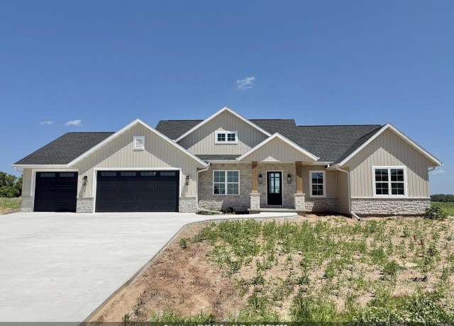 Property at 5090 N Cobble Creek Dr, Grand Chute, WI 54913, 3 beds, 2.5 baths