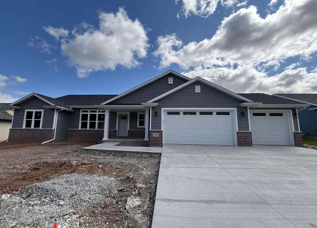 Property at 1300 S Jade Dr, Appleton, WI 54915, 3 beds, 2 baths
