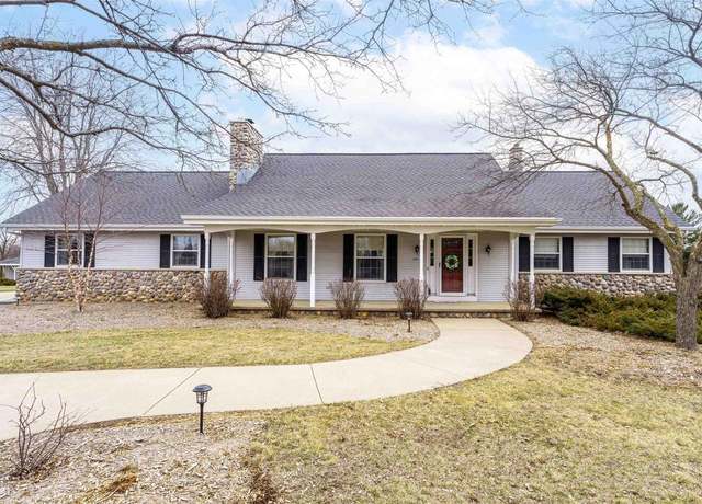 Property at 1619 Irish Rd, Neenah, WI 54956, 3 beds, 2.5 baths