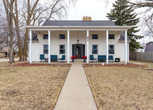 Property at 2120 Vinland St, Oshkosh, WI 54901, 4 beds, 2 baths