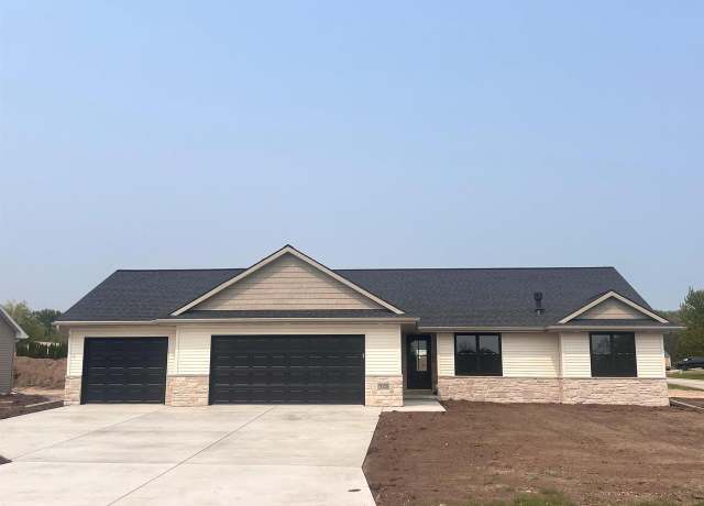 Property at 525 Kirkland Ave, Algoma, WI 54201, 3 beds, 2 baths