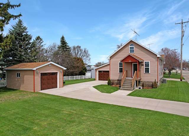 Property at 1100 18th Ave, Menominee, MI 49858, 2 beds, 2 baths