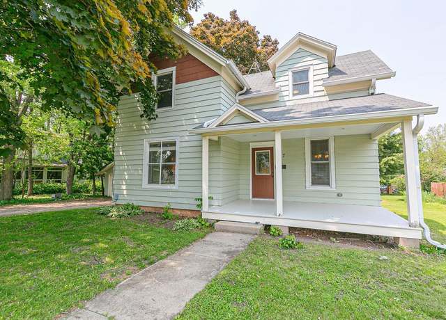 Property at 137 E Scott St, Omro, WI 54963, 3 beds, 1.5 baths