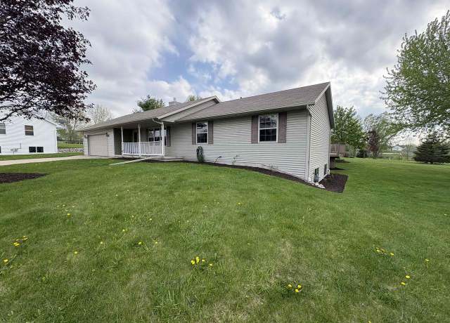 Property at 370 Hogan Ct, Cecil, WI 54111, 3 beds, 2 baths