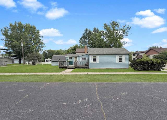 Property at 521 Cushman St, Marinette, WI 54143, 3 beds, 1 bath