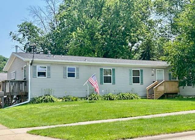 Property at 227 Cedar St, Ripon, WI 54971, 3 beds, 3.5 baths