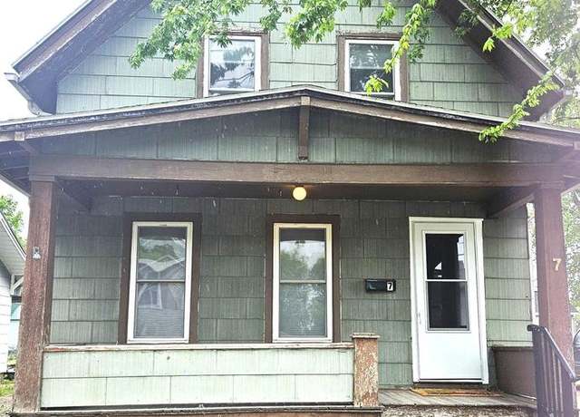 Property at 7 High St, Menasha, WI 54952, 3 beds, 1 bath