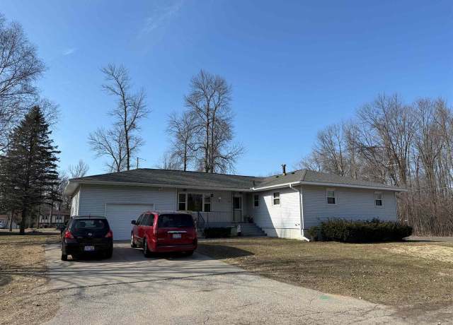 Property at 519 47th Ave, Menominee, MI 49858, 3 beds, 2 baths