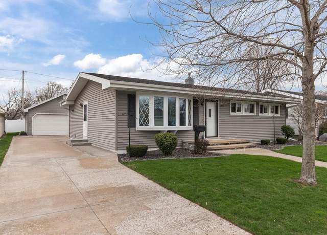 Property at 1915 E Marquette St, Appleton, WI 54911, 3 beds, 2 baths