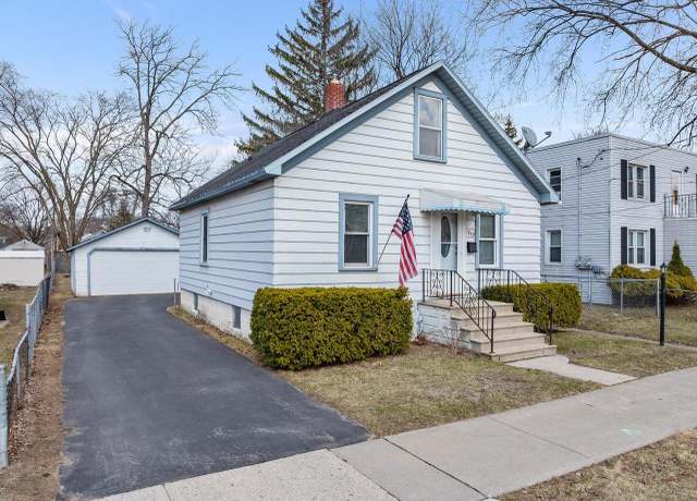 Property at 1239 Berner St, Green Bay, WI 54302, 3 beds, 1 bath