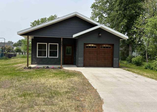 Property at 323 S Raymond St, Marinette, WI 54143, 2 beds, 2 baths