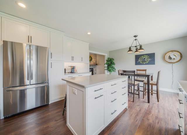 Property at W5445 Trailwood Ln, Appleton, WI 54915, 3 beds, 2.5 baths