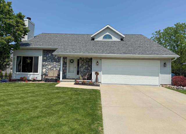 Property at 1053 Eastman Ln, Fond Du Lac, WI 54935, 3 beds, 2.5 baths
